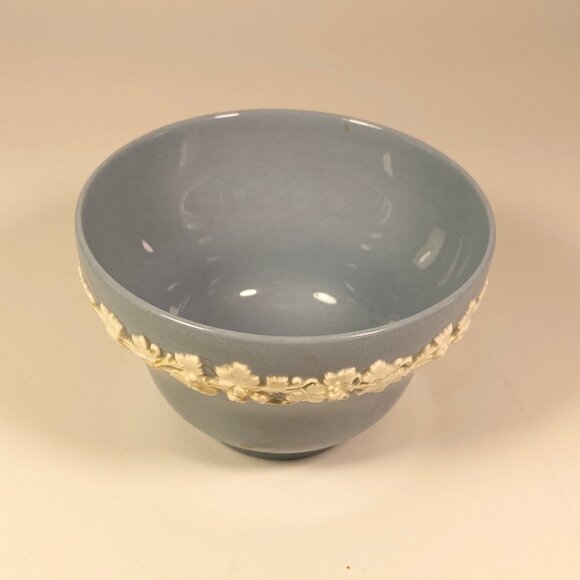 1950s Wedgwood Queensware Embossed Cream On Blue Creamer Sugar Bowl - Picture 6 of 16